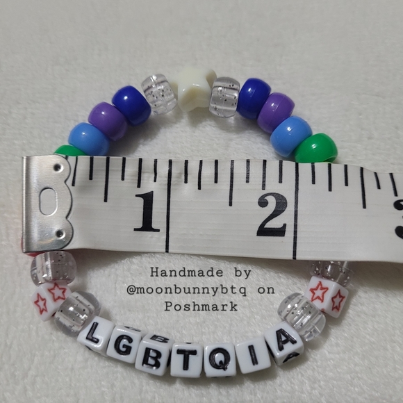 Handmade stacking bracelet "LGBTQIA" LGBT pride 🏳️🌈 beaded kandi - Picture 7 of 9